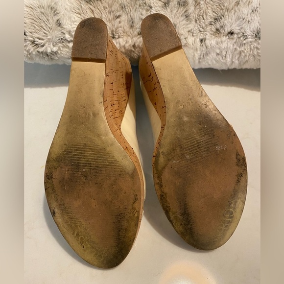 Guess Shoes Wedges Patent White Cream Cork Heel Preppy Summer Size 7.5 - Picture 5 of 5